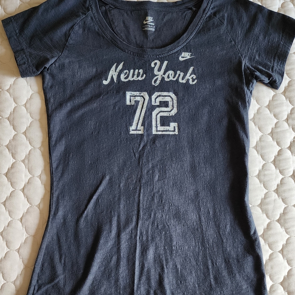 Women's NIKE Faded black color, Slim Fit, Scoop Neck